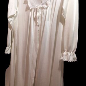 Ashley Amos White Large Open Front Long Sleeve Robe Tie Front